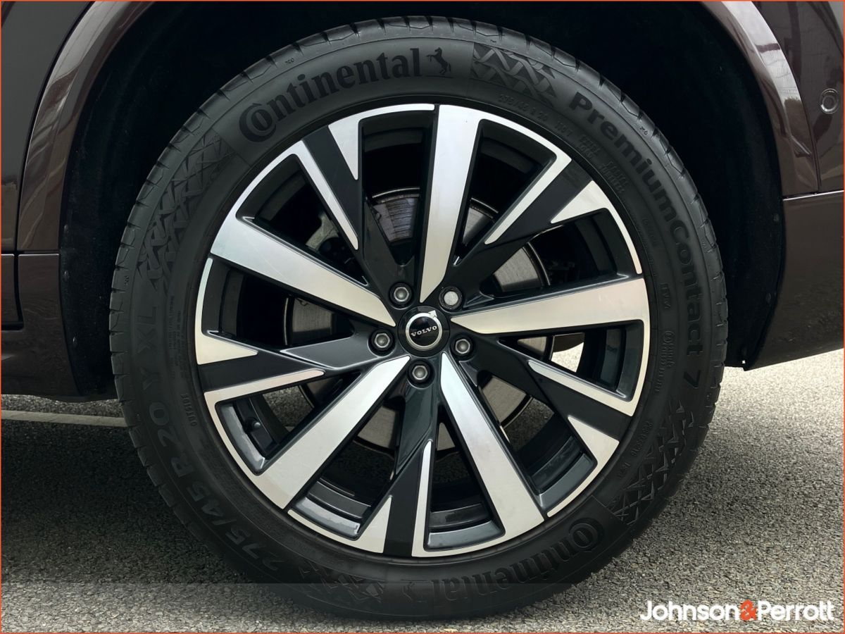 Volvo XC90 T8 455bhp AWD PHEV Plus Dark - Mulberry Red