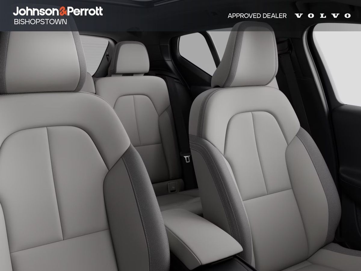 Volvo EX40 P5 Long Range Ultra - (82 kWh 252bhp) 