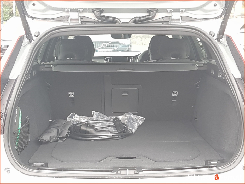 Volvo V60 T6 350 bhp AWD PHEV Plus Dark - Towbar / Pilot Assist + 360 Camera
