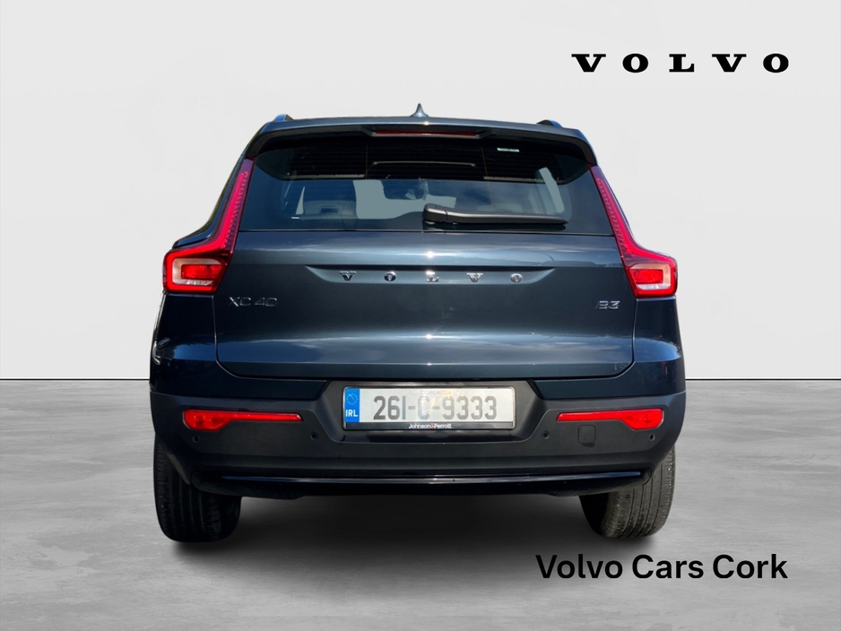 Volvo XC40 B3 163bhp MHEV Plus Dark - Denim Blue