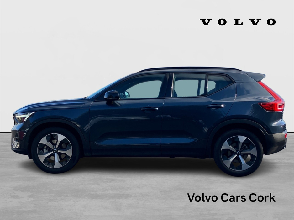 Volvo XC40 B3 163bhp MHEV Plus Dark - Denim Blue
