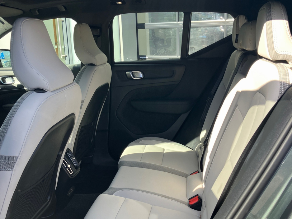Volvo EX40 82 kWh Extended Range Ultra - Forest Lake