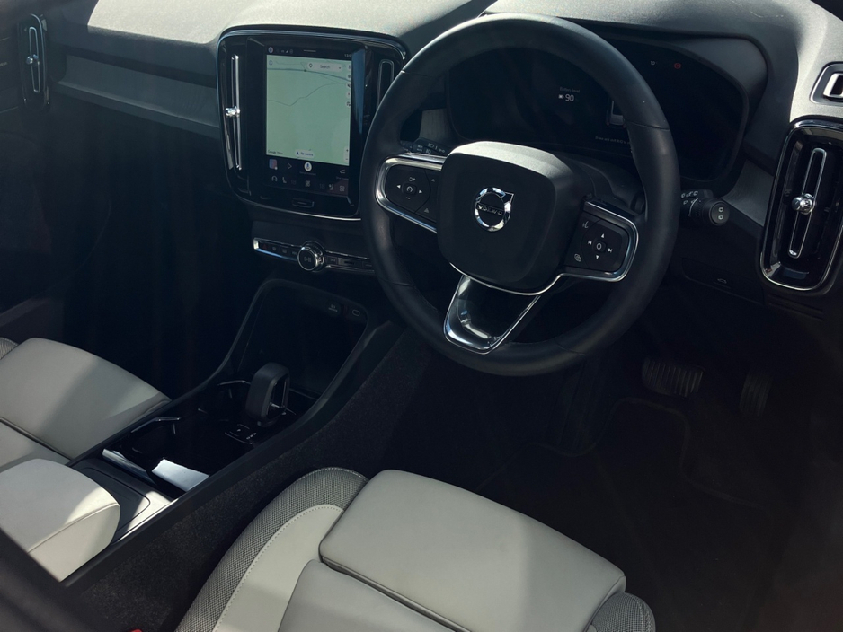 Volvo EX40 82 kWh Extended Range Ultra - Forest Lake
