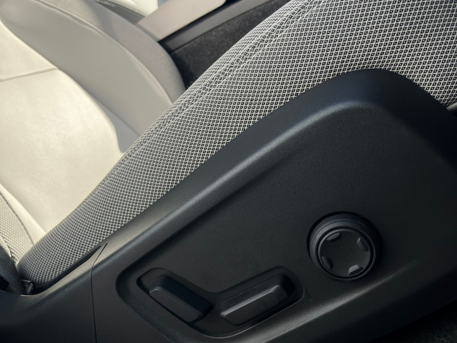 Volvo EX40 82 kWh Extended Range Ultra - Forest Lake