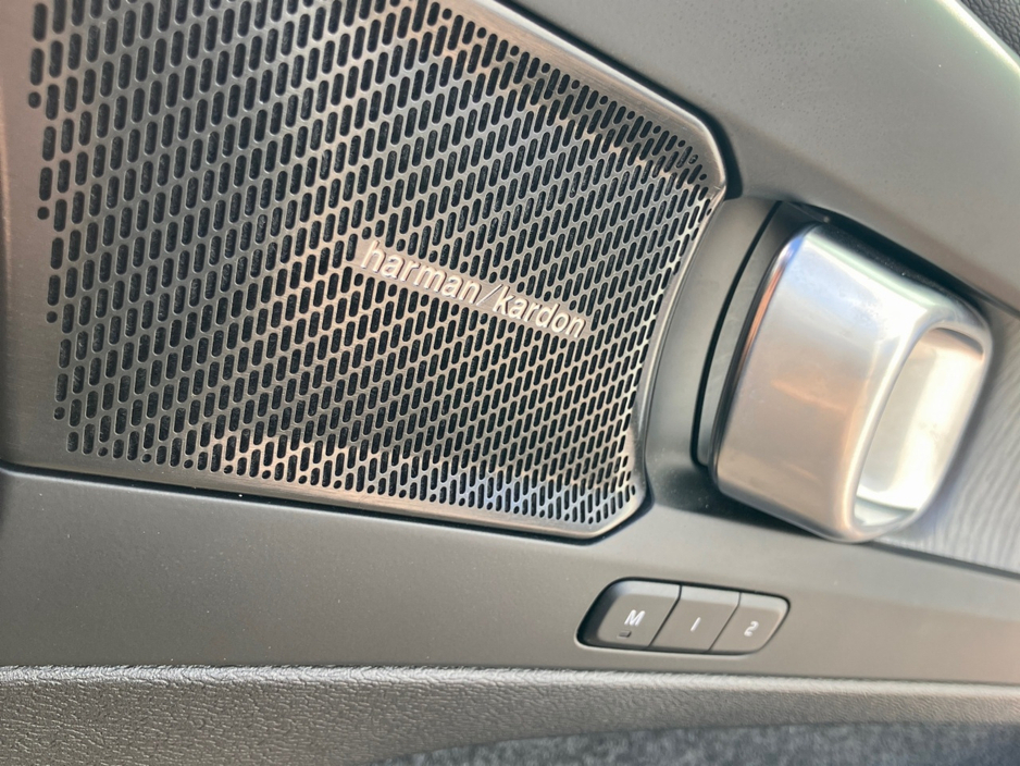 Volvo EX40 82 kWh Extended Range Ultra - Forest Lake