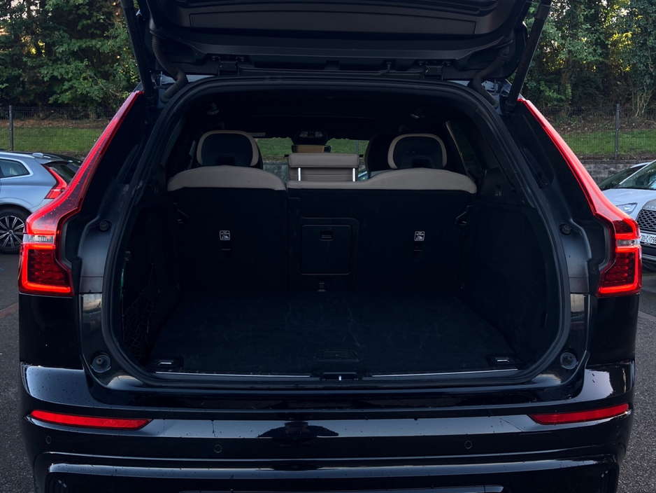 Volvo XC60 T6 350bhp AWD PHEV Plus Dark - Onyx Black