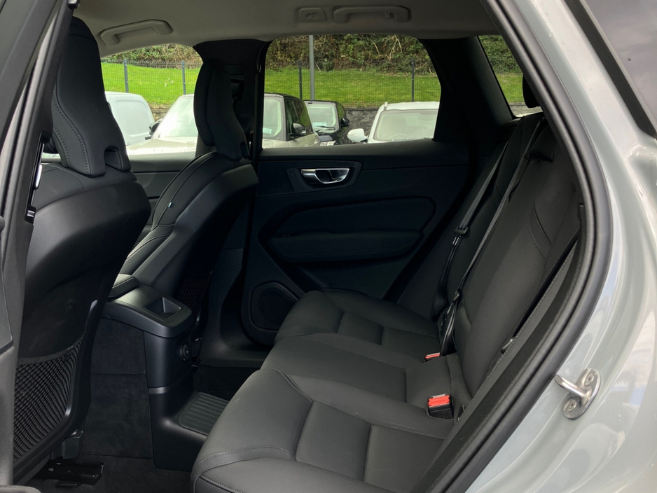 Volvo XC60 T6 360bhp AWD PHEV Core Bright - Vapour Grey