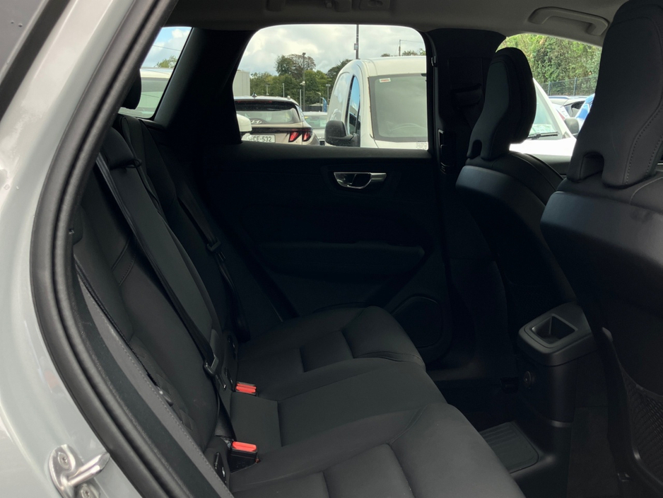 Volvo XC60 T6 360bhp AWD PHEV Core Bright - Vapour Grey