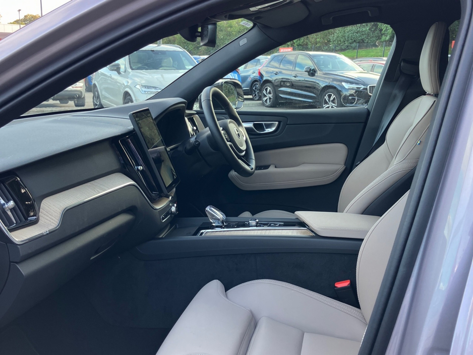 Volvo XC60 T6 350bhp AWD PHEV Plus Dark - Aurora Silver
