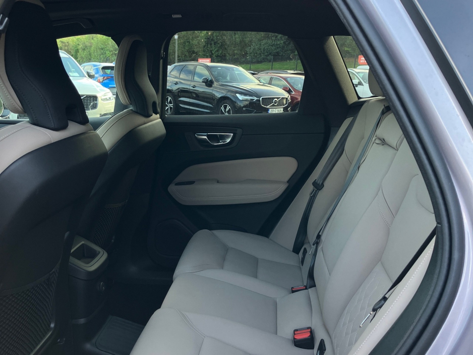Volvo XC60 T6 350bhp AWD PHEV Plus Dark - Aurora Silver