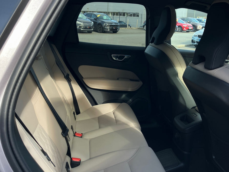 Volvo XC60 T6 350bhp AWD PHEV Plus Dark - Aurora Silver