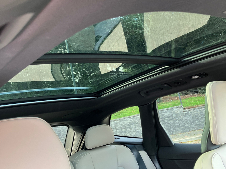 Volvo XC60 T6 350bhp AWD PHEV Plus Dark - Aurora Silver