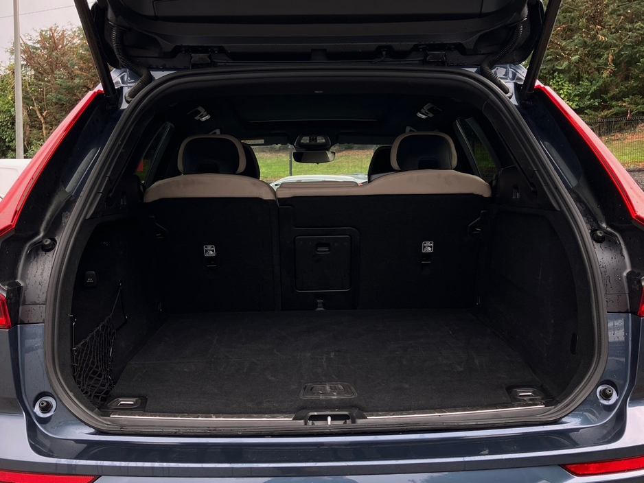 Volvo XC60 T6 350bhp AWD PHEV Plus Dark - Denim Blue