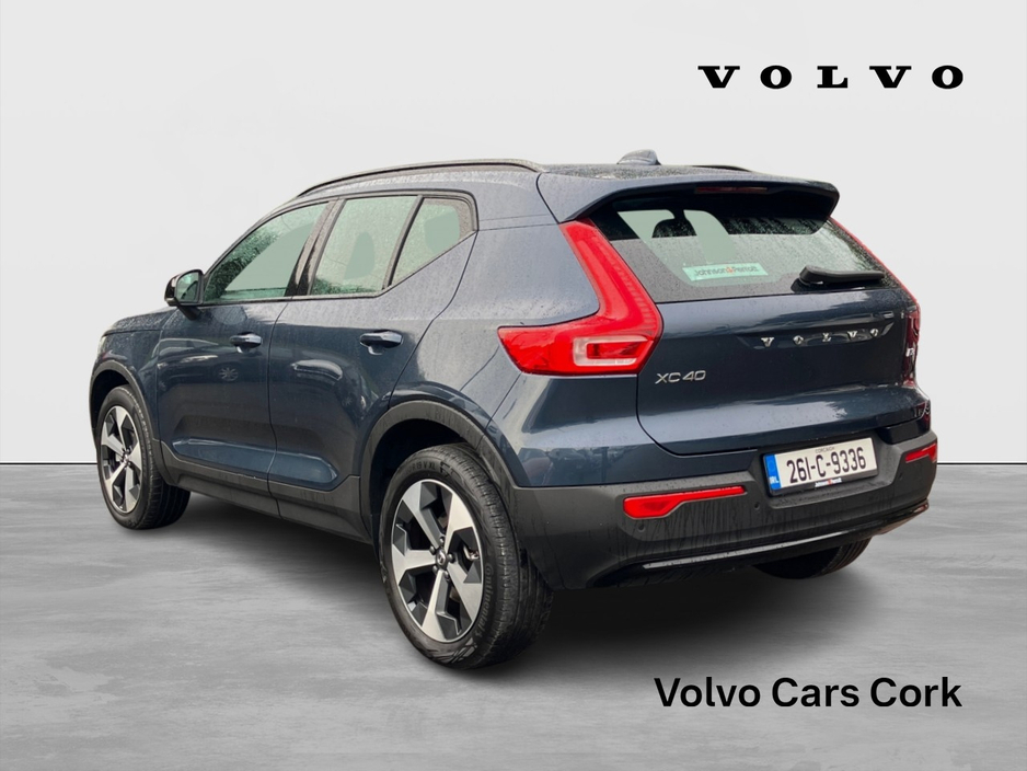 Volvo XC40 B3 163bhp MHEV Plus Dark - Denim Blue