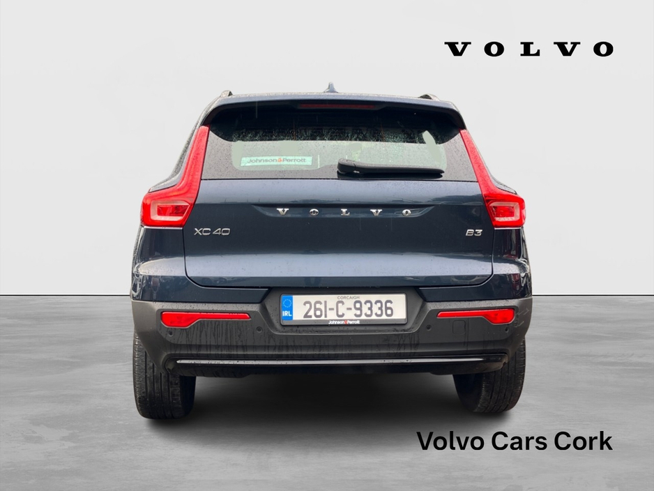 Volvo XC40 B3 163bhp MHEV Plus Dark - Denim Blue