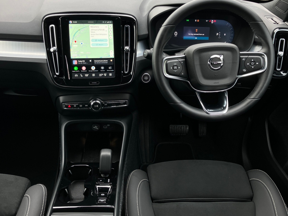 Volvo XC40 B3 163bhp MHEV Plus Dark - Denim Blue