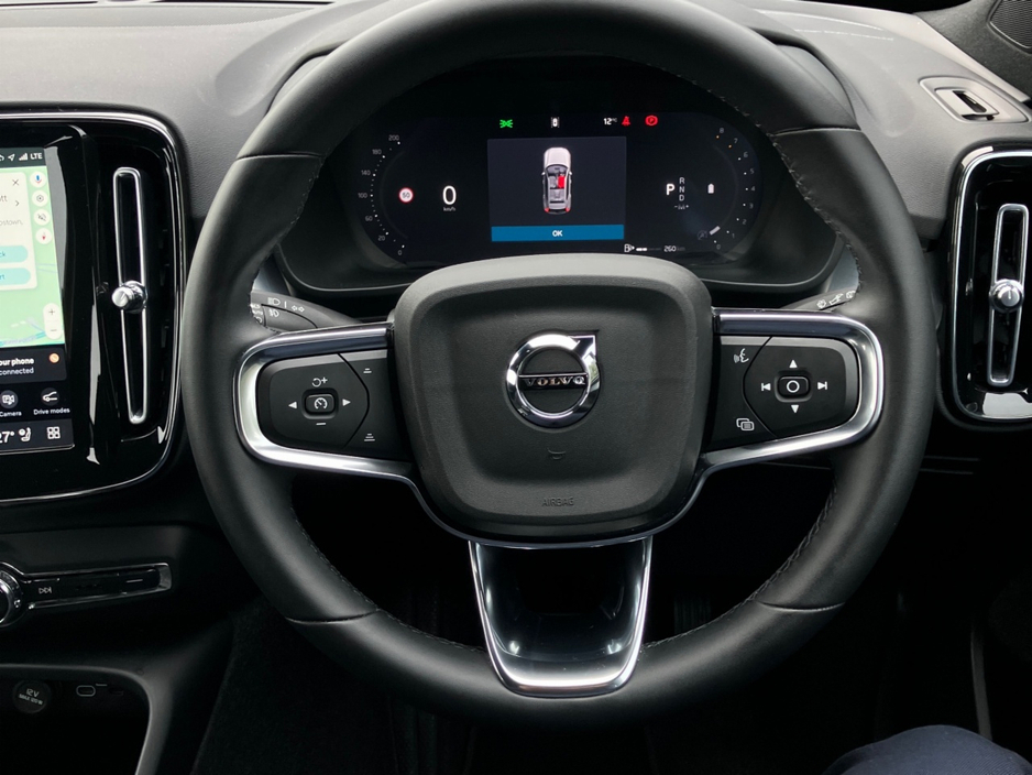 Volvo XC40 B3 163bhp MHEV Plus Dark - Denim Blue