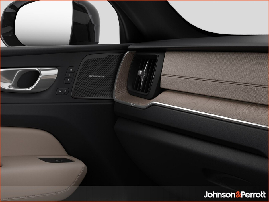 Volvo XC60 T6 356bhp AWD Long Range PHEV Plus Dark - Order for 2027