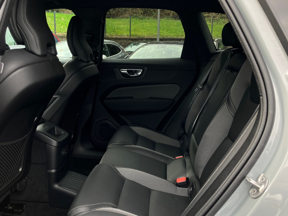 Volvo XC60 T6 350bhp AWD PHEV Plus Black Edition - Vapour Grey