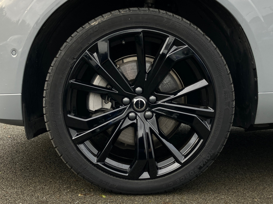 Volvo XC60 T6 350bhp AWD PHEV Plus Black Edition - Vapour Grey