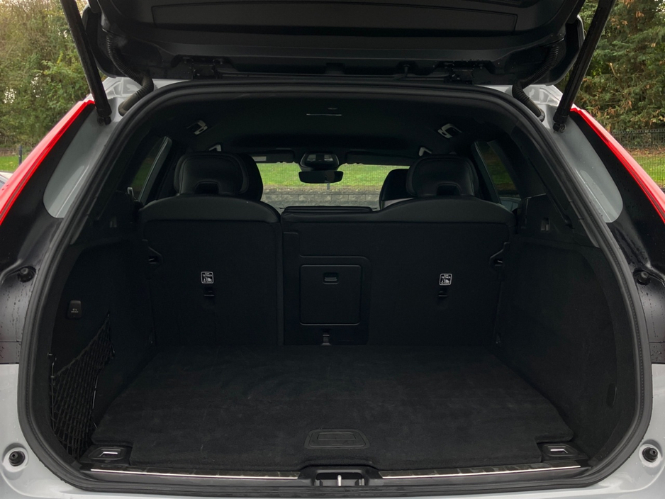 Volvo XC60 T6 350bhp AWD PHEV Plus Black Edition - Vapour Grey