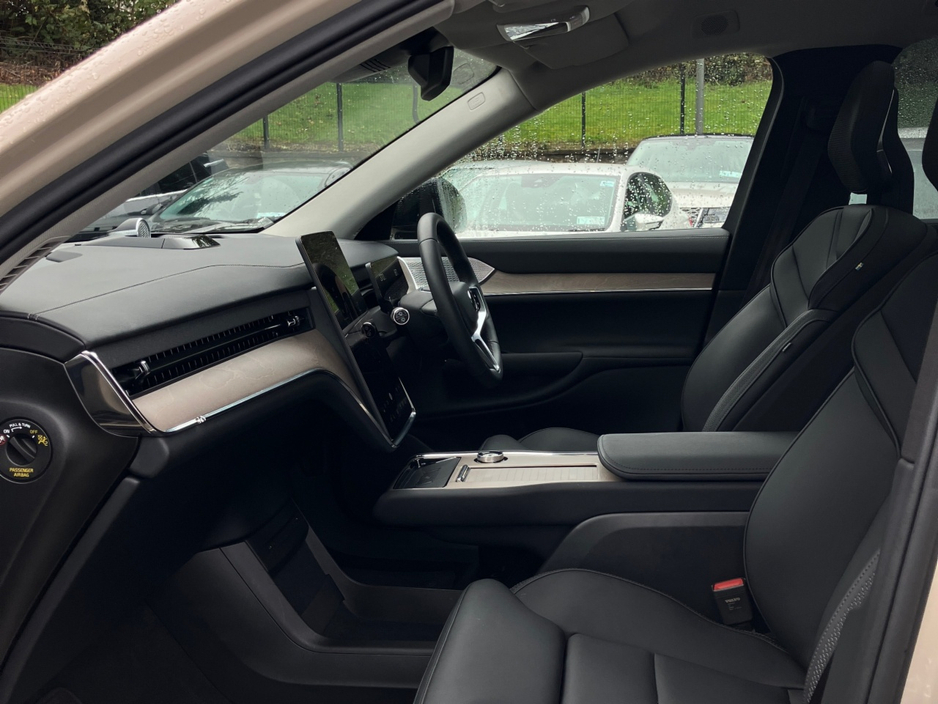 Volvo EX90 111 kWh Twin Motor AWD 517bhp Performance Ultra - Sand Dune Metallic