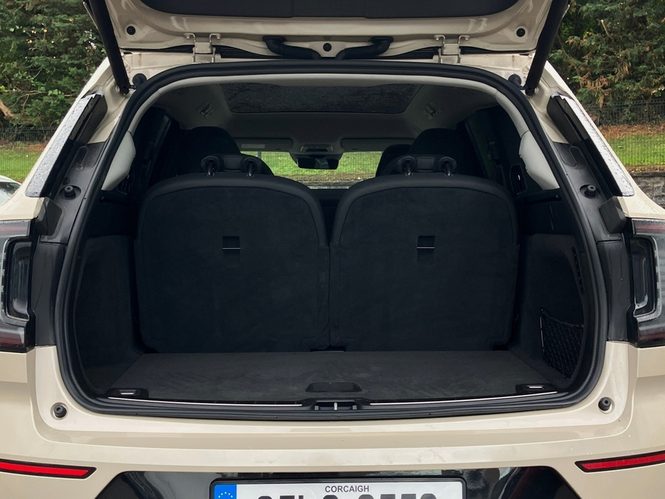 Volvo EX90 111 kWh Twin Motor AWD 517bhp Performance Ultra - Sand Dune Metallic