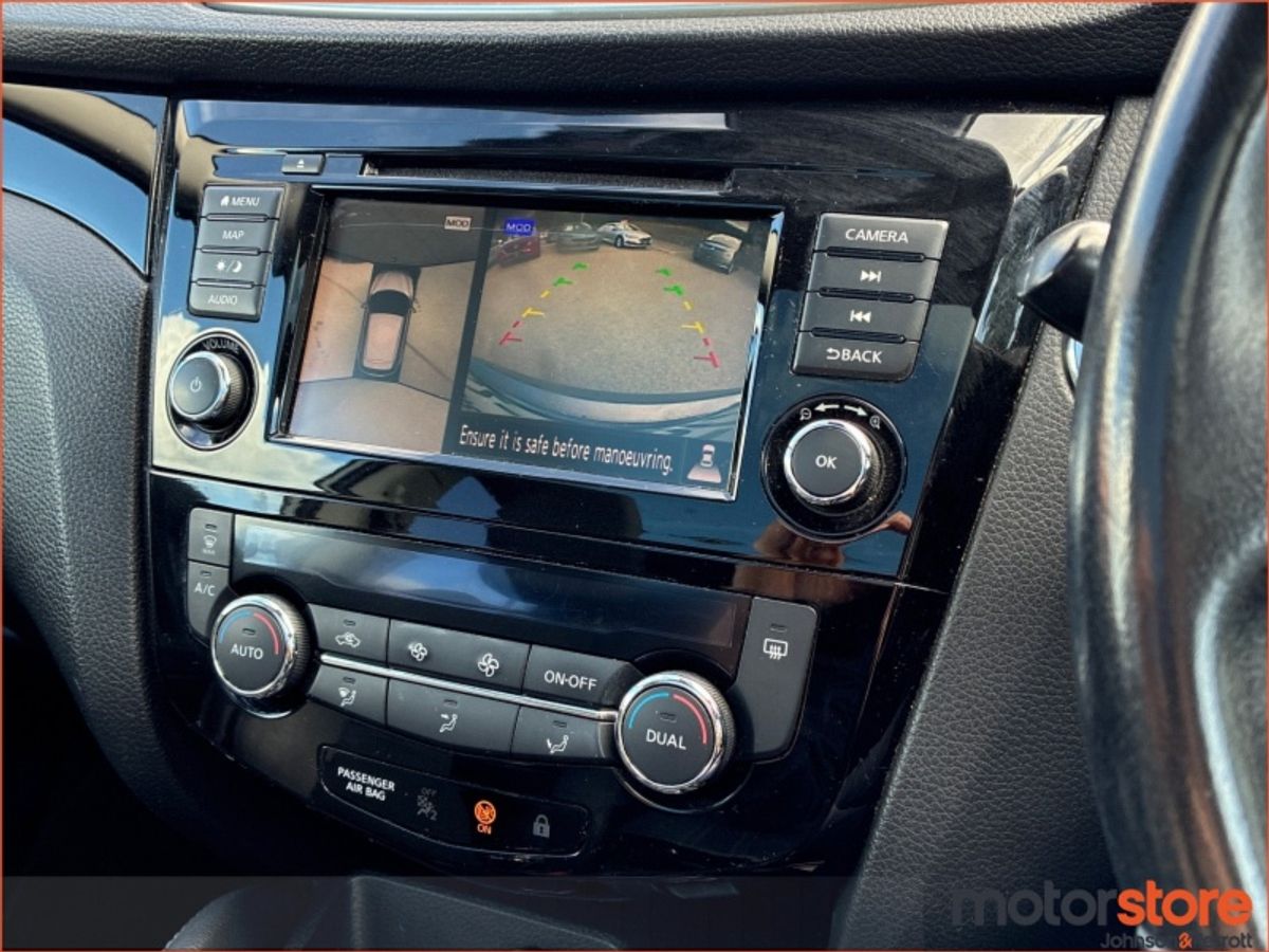 Nissan Qashqai 1.5 DSL SV PREMIUM