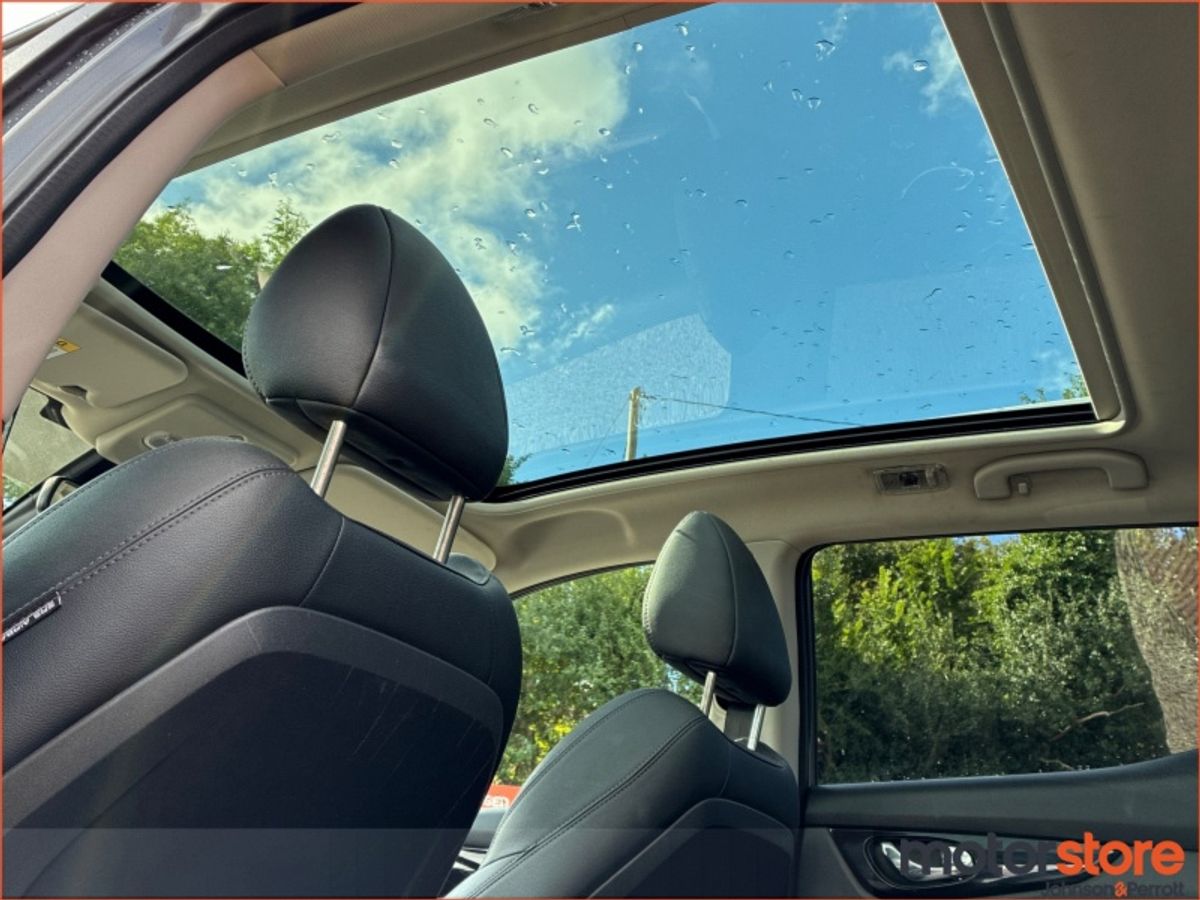 Nissan Qashqai 1.5 DSL SV PREMIUM