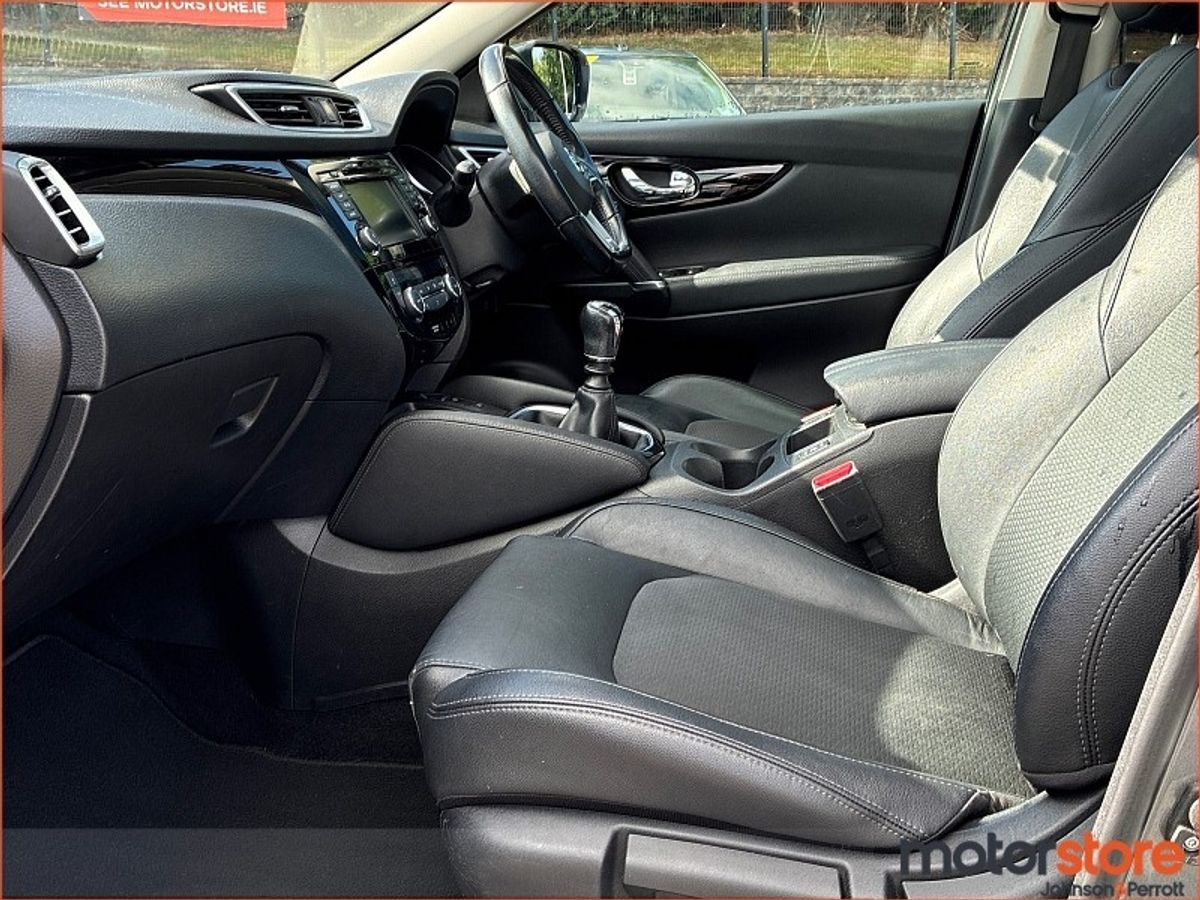 Nissan Qashqai 1.5 DSL SV PREMIUM