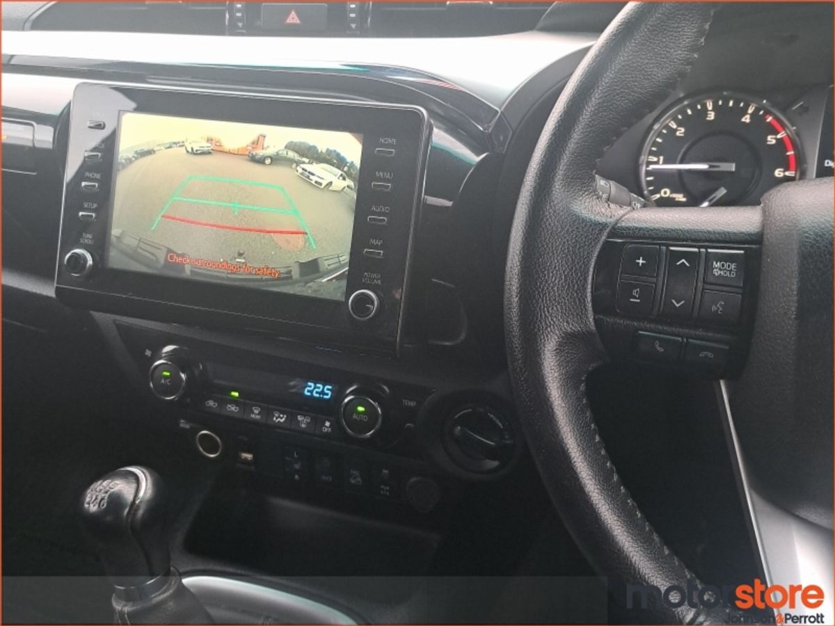 Toyota Hilux HILUX 2.8 DOUBLE CAB SR5 4 DR