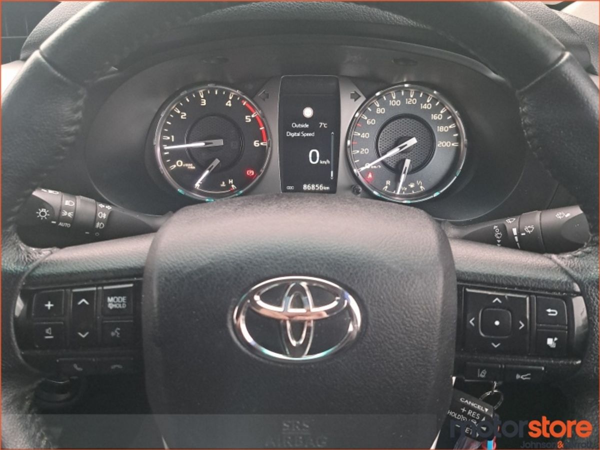 Toyota Hilux HILUX 2.8 DOUBLE CAB SR5 4 DR