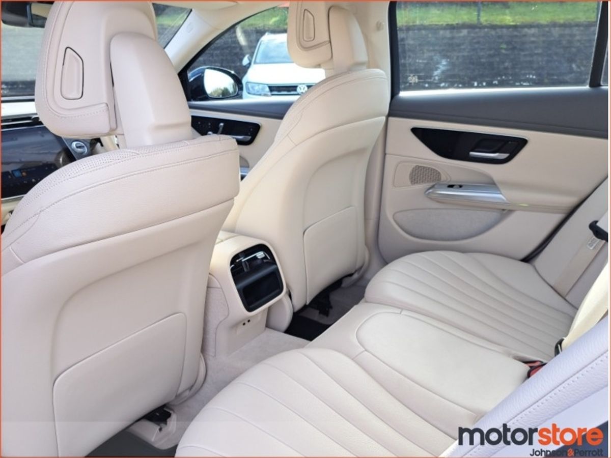 Mercedes-Benz E-Class Avantgarde Plus  with High Specification and Upgraded Alloys - 1 Owner