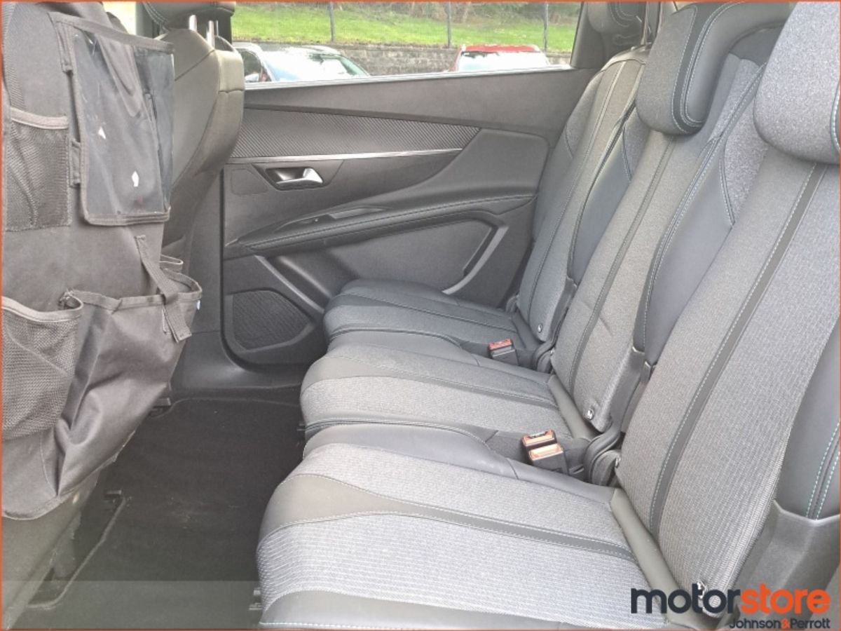 Peugeot 5008 1.5 BlueHDi 130bhp Allure Auto 7 SEATER