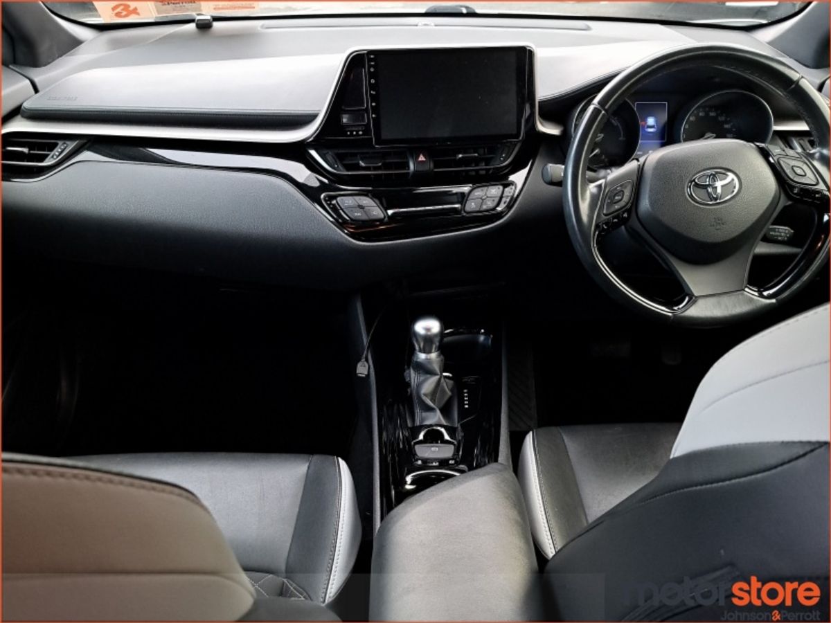 Toyota C-HR 1.8 HYBRID LUNA