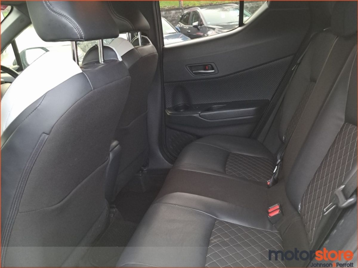 Toyota C-HR 1.8 HYBRID LUNA