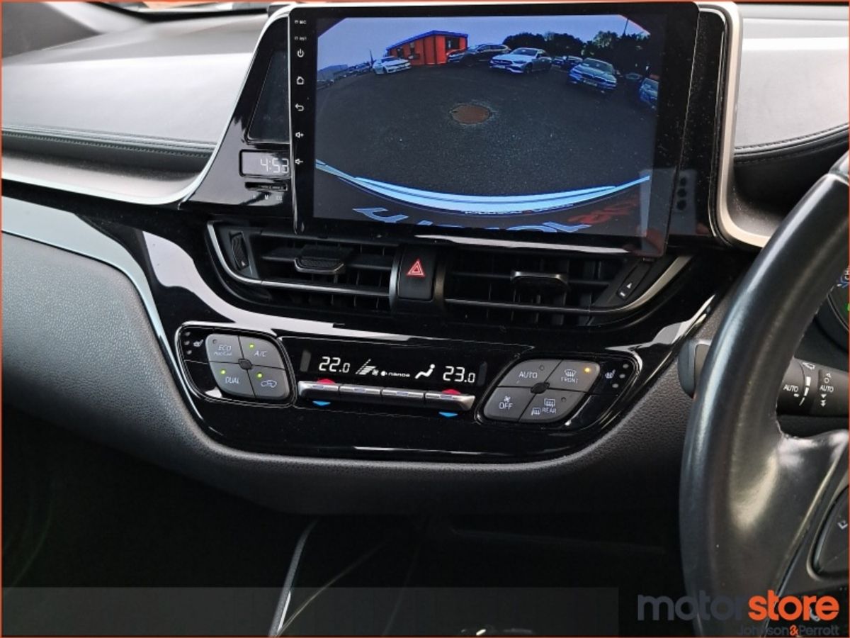 Toyota C-HR 1.8 HYBRID LUNA