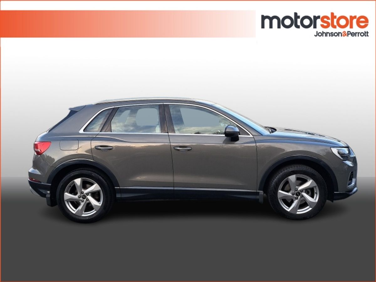 Audi Q3 35 TDI 150HP S Tronic SE with Comfort Pack - 1 Owner