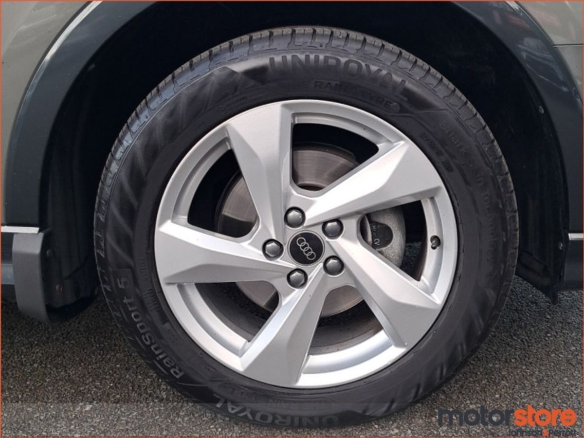 Audi Q3 35 TDI 150HP S Tronic SE with Comfort Pack - 1 Owner