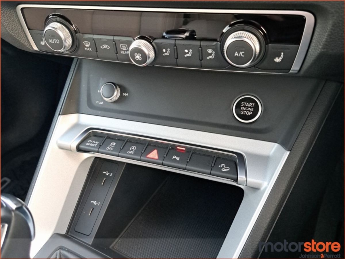 Audi Q3 35 TDI 150HP S Tronic SE with Comfort Pack - 1 Owner