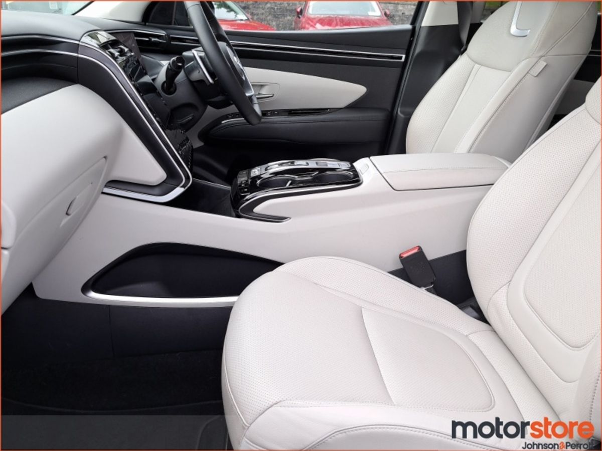 Hyundai Tucson 4WD Executive PHEV Auto w.2 Tone Roof