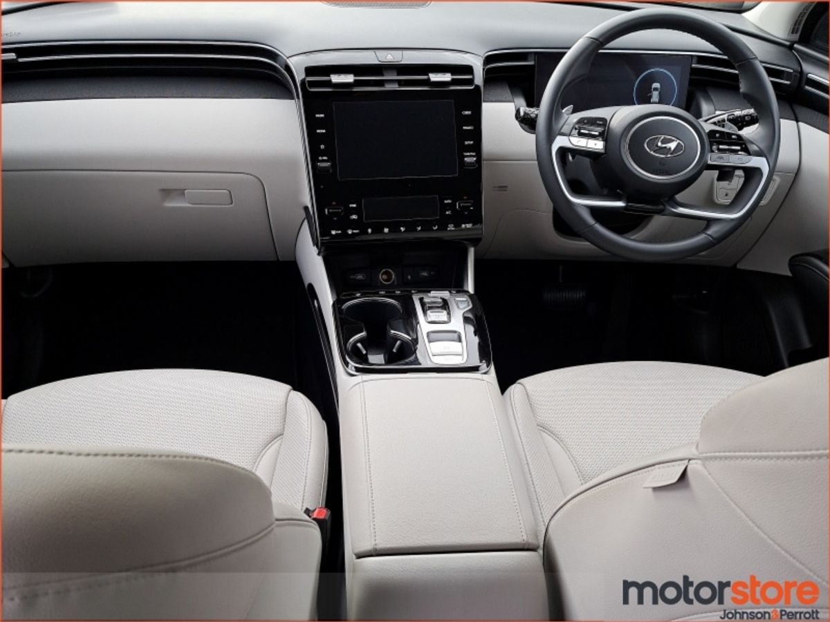 Hyundai Tucson 4WD Executive PHEV Auto w.2 Tone Roof