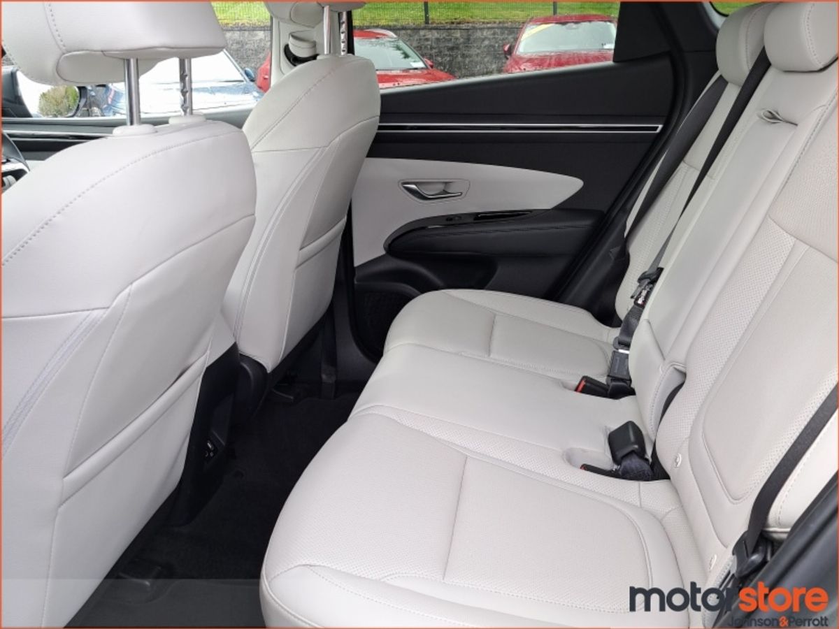 Hyundai Tucson 4WD Executive PHEV Auto w.2 Tone Roof