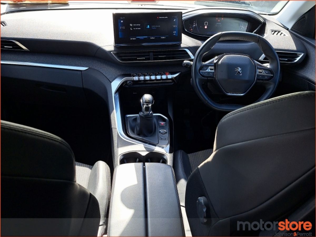 Peugeot 5008 1.5 BlueHDi 130bhp Allure