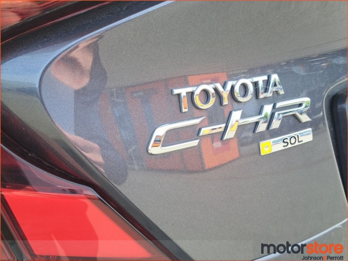 Toyota C-HR 1.8 HYBRID SOL