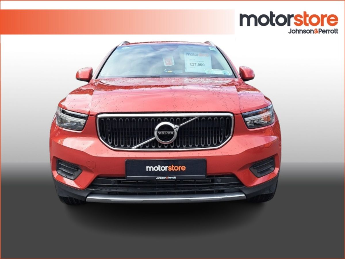 Volvo XC40 D4 AWD AUTO MOMENTUM - 1 OWNER