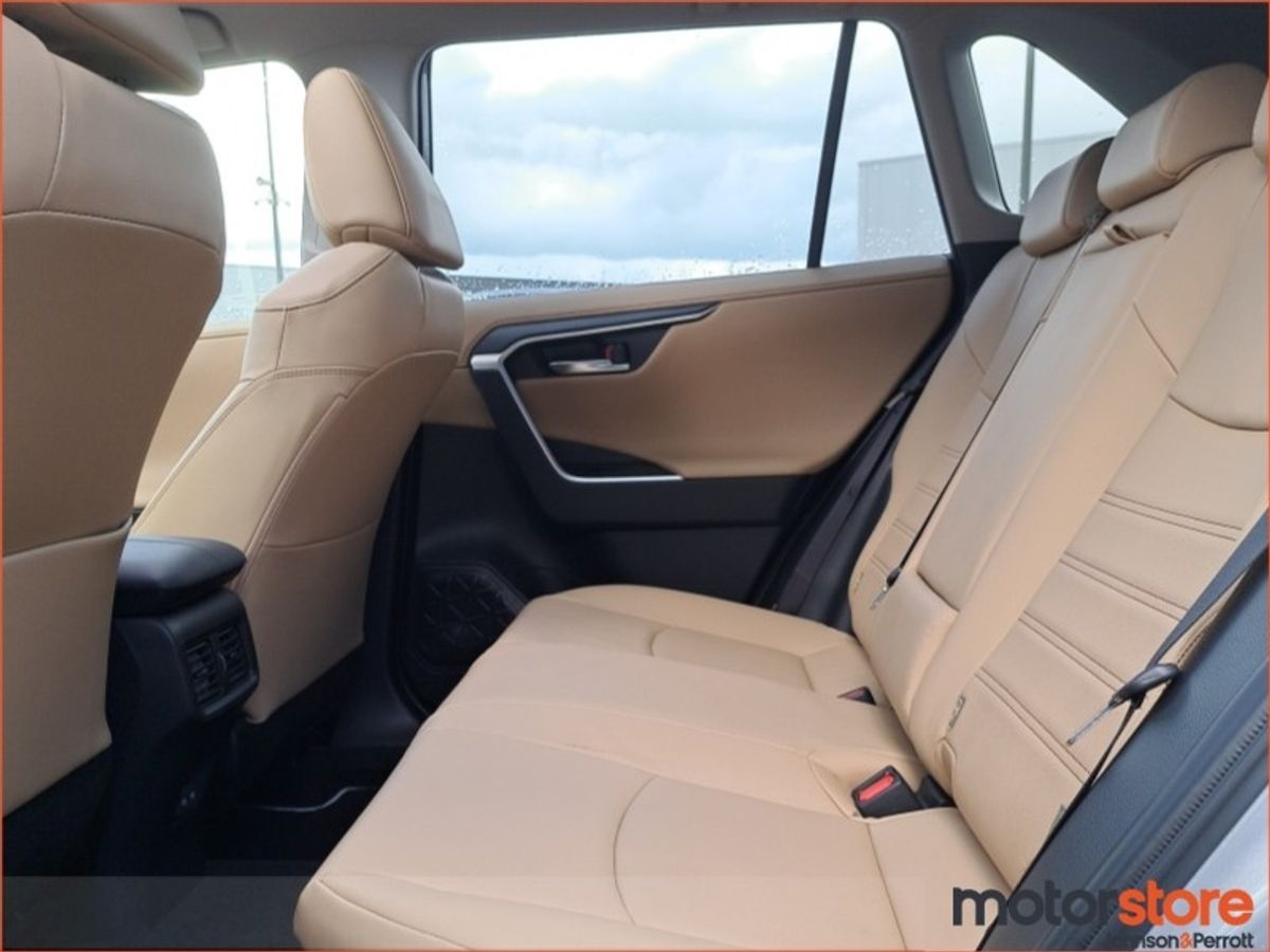 Toyota RAV4 2.5 Hybrid Platinum 2WD