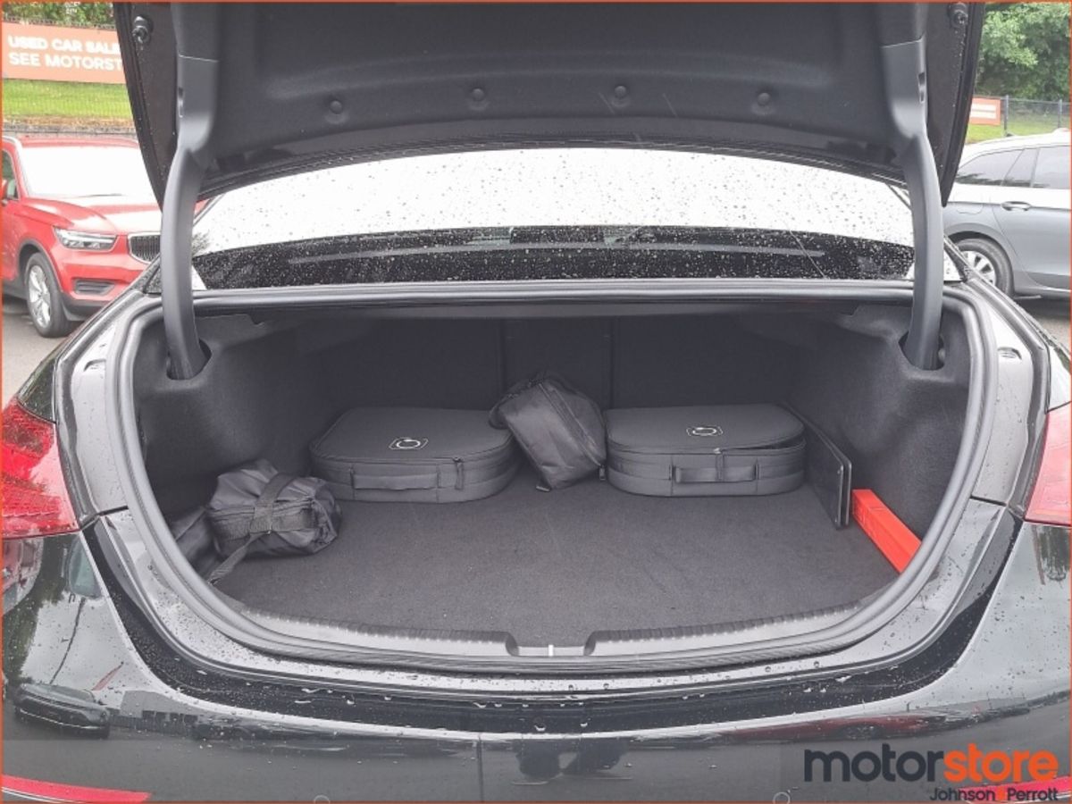 Mercedes-Benz 300 C 300 E Amg Line Auto  AMG Line  C300 e 313 9 G-Tronic Auto Start/Stop 25.4 kWh PHEV EQ Power 129BHP /95kW