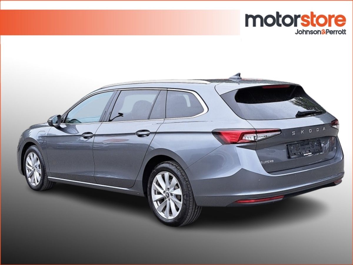 Skoda Superb Superb Se Technlogy Iv Phev Sa  SE Technology  TSi iV 204 25.7 kWh PHEV DSG6 Auto Start/Stop