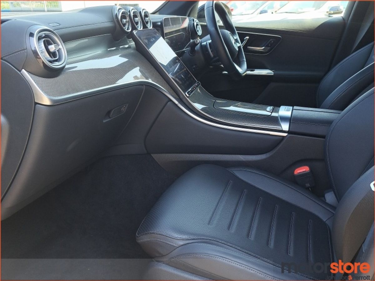 Mercedes-Benz GLC Glc 300 Amg Line E 4Matic Auto  AMG Line  GLC300 e 313 4 Matic 9G-Tronic Auto 31.2 kWh PHEV EQ Boost 134BHP /100 kW Start/Stop